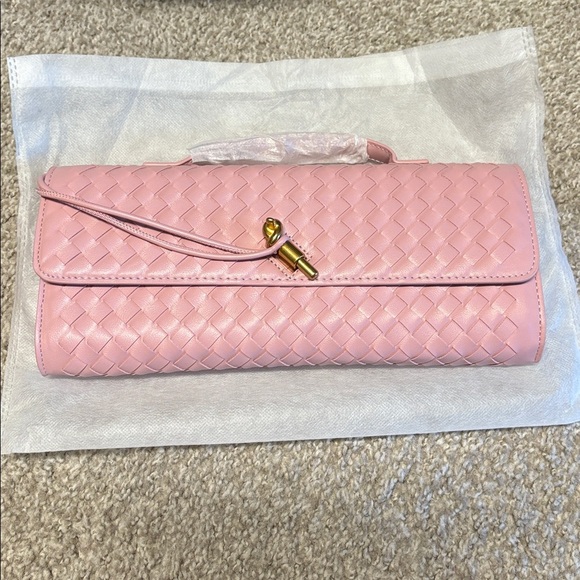 Pink intrecciato bag W/ detachable crossbody strap and plain dust bag included - Picture 5 of 14